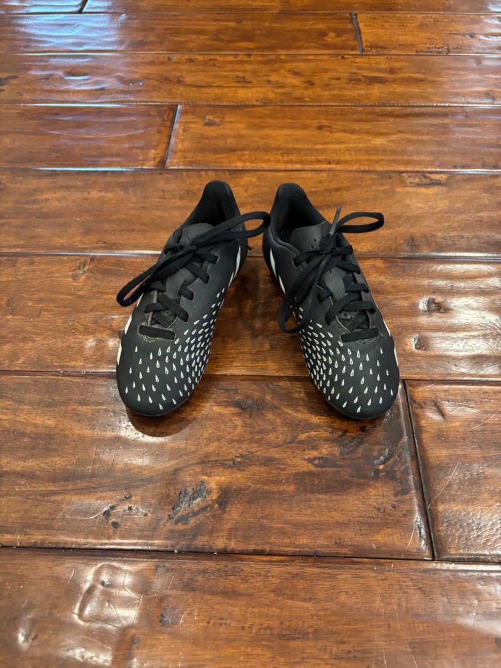 Adidas Predator Kids Size 13 soccer cleats Black/white FG Youth Soccer Cleats